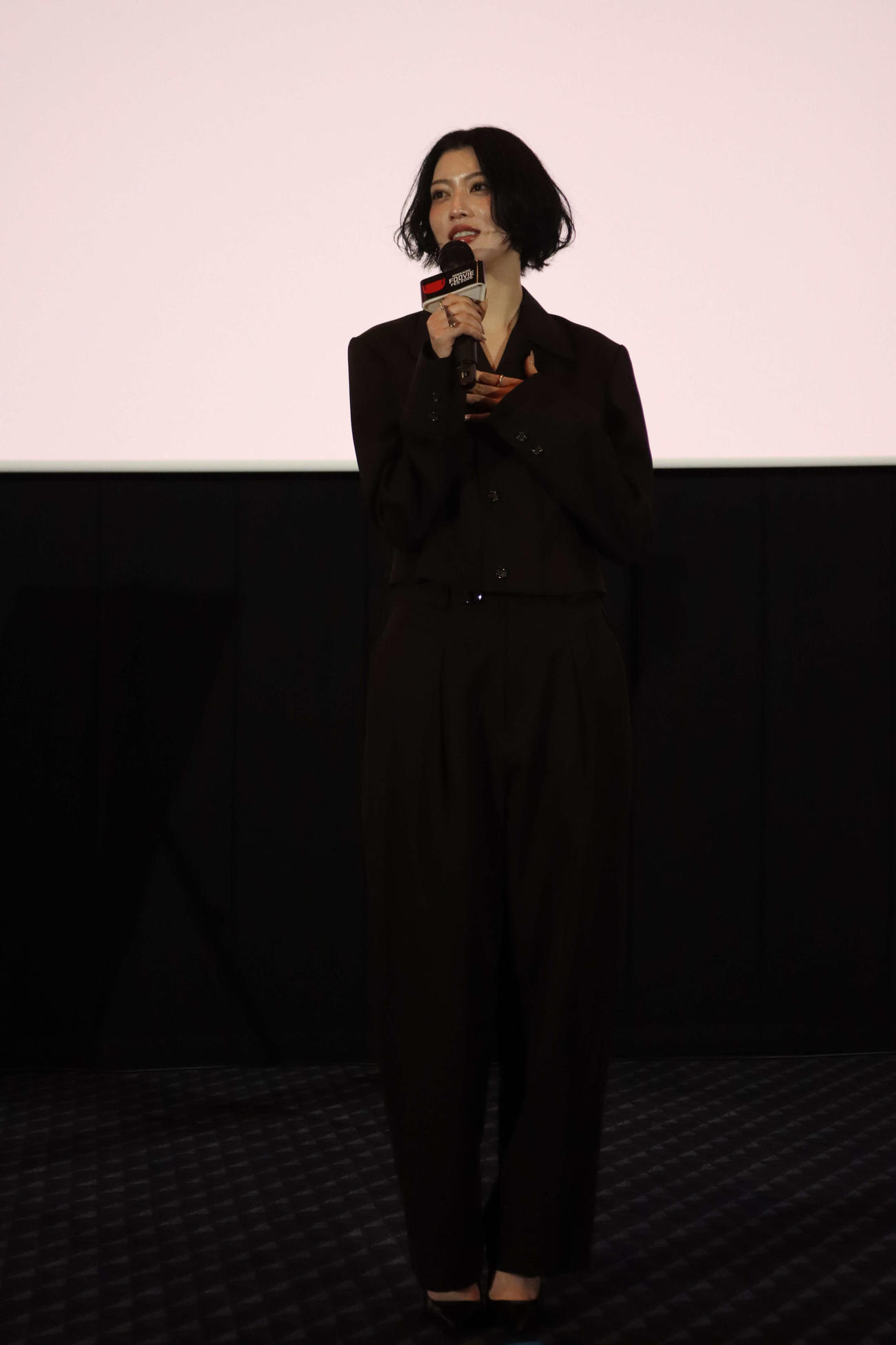 北海道フービーフェスティバル上映会に登壇した三吉彩花（撮影・保坂果那）