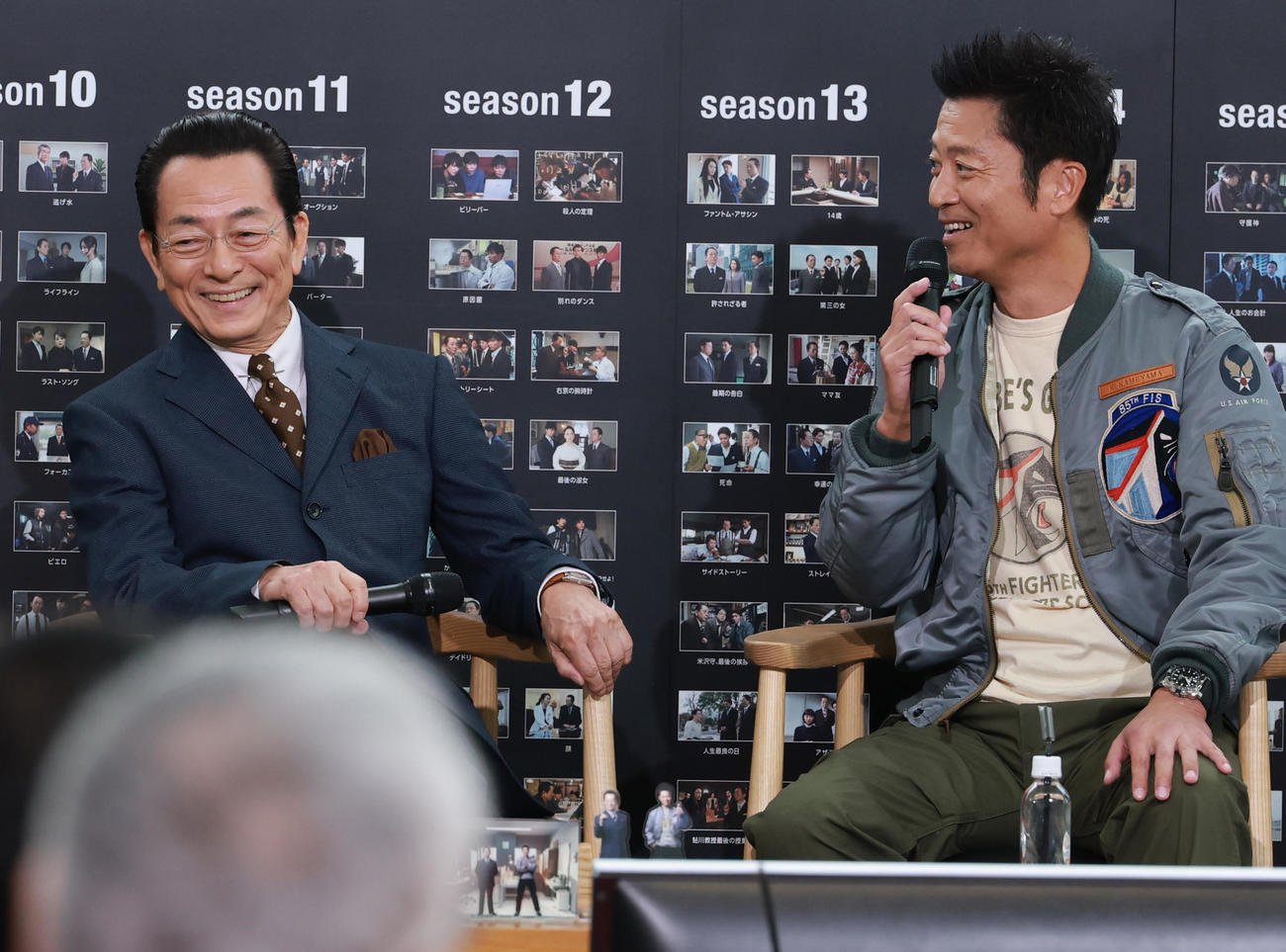 「相棒　season24」ファンミーティングに登場した水谷豊（左）と寺脇康文（撮影・野上伸悟）