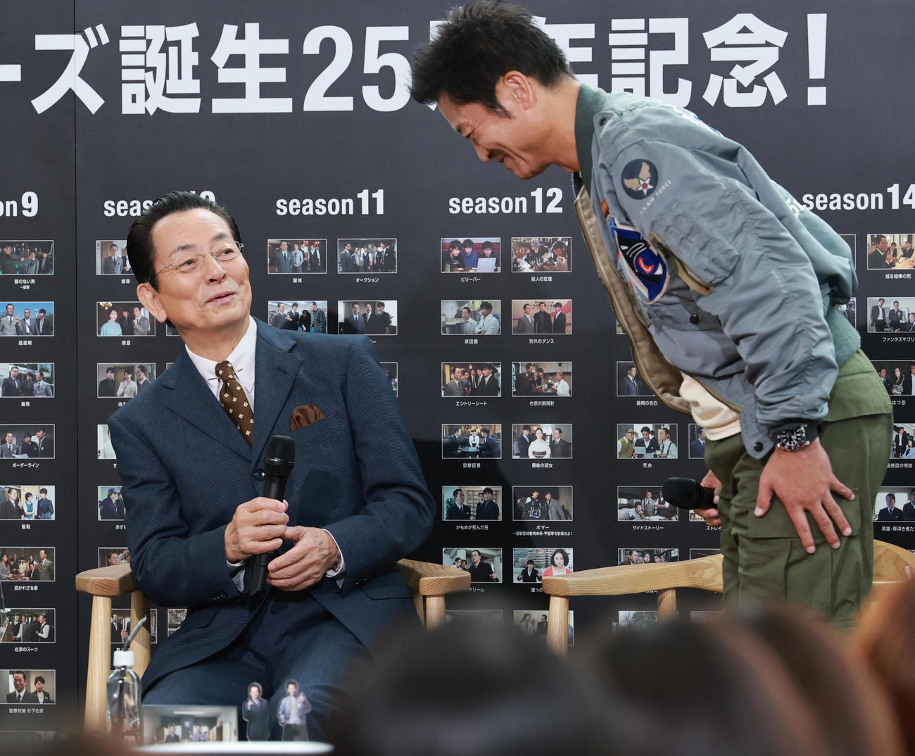 「相棒　season24」ファンミーティングに登場した水谷豊（左）と寺脇康文（撮影・野上伸悟）