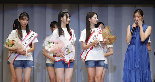 2026 MISS TEEN JAPAN各賞受賞者に言葉を贈り涙を流す新川優愛（撮影・中島郁夫）