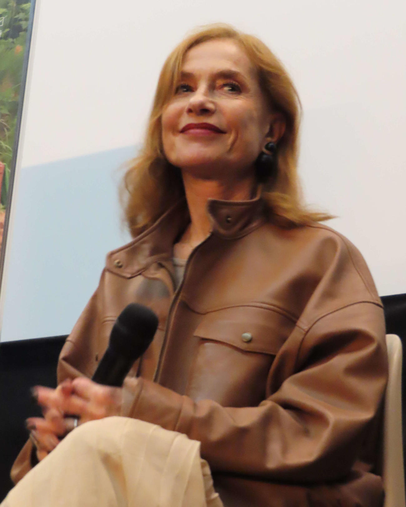 主演映画「旅人の必需品」のトークイベントに出席したイザベル・ユペール