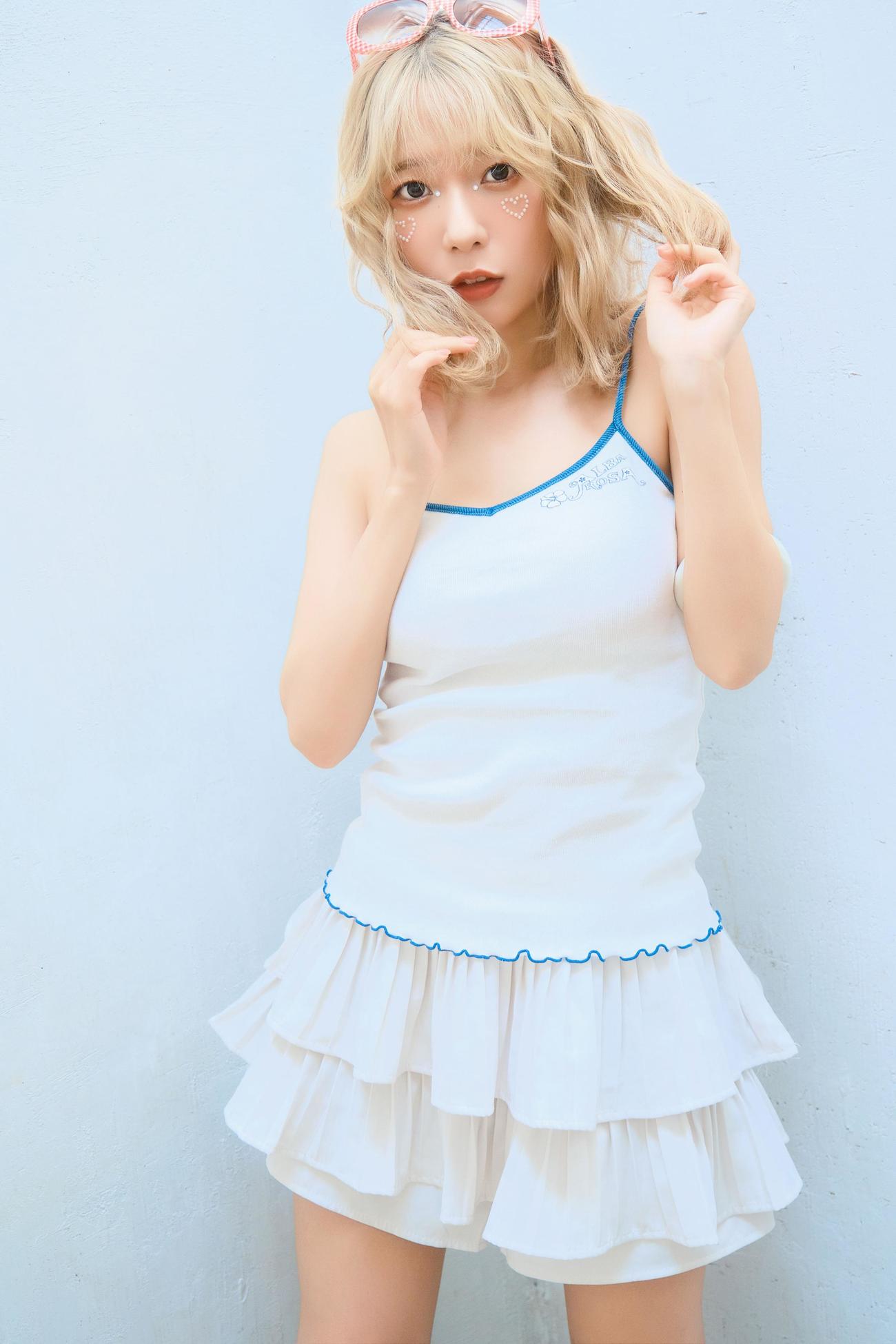 「ヤングアニマル」のグラビアに登場している＃2i2奥ゆい（C）白泉社／玉井美世子