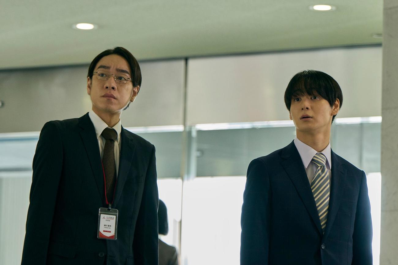 ドラマ「102回目のプロポーズ」の場面写真。左から落合モトキ、太田駿静　（C）フジテレビ