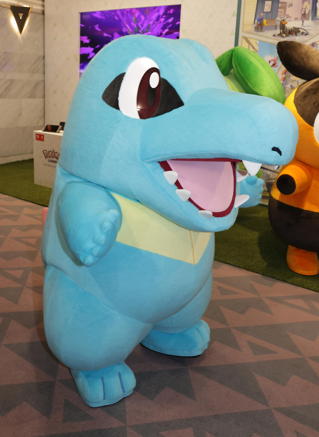 「ポケットモンスター」シリーズ最新作発売記念イベントに登場したワニノコ（撮影・中島郁夫）