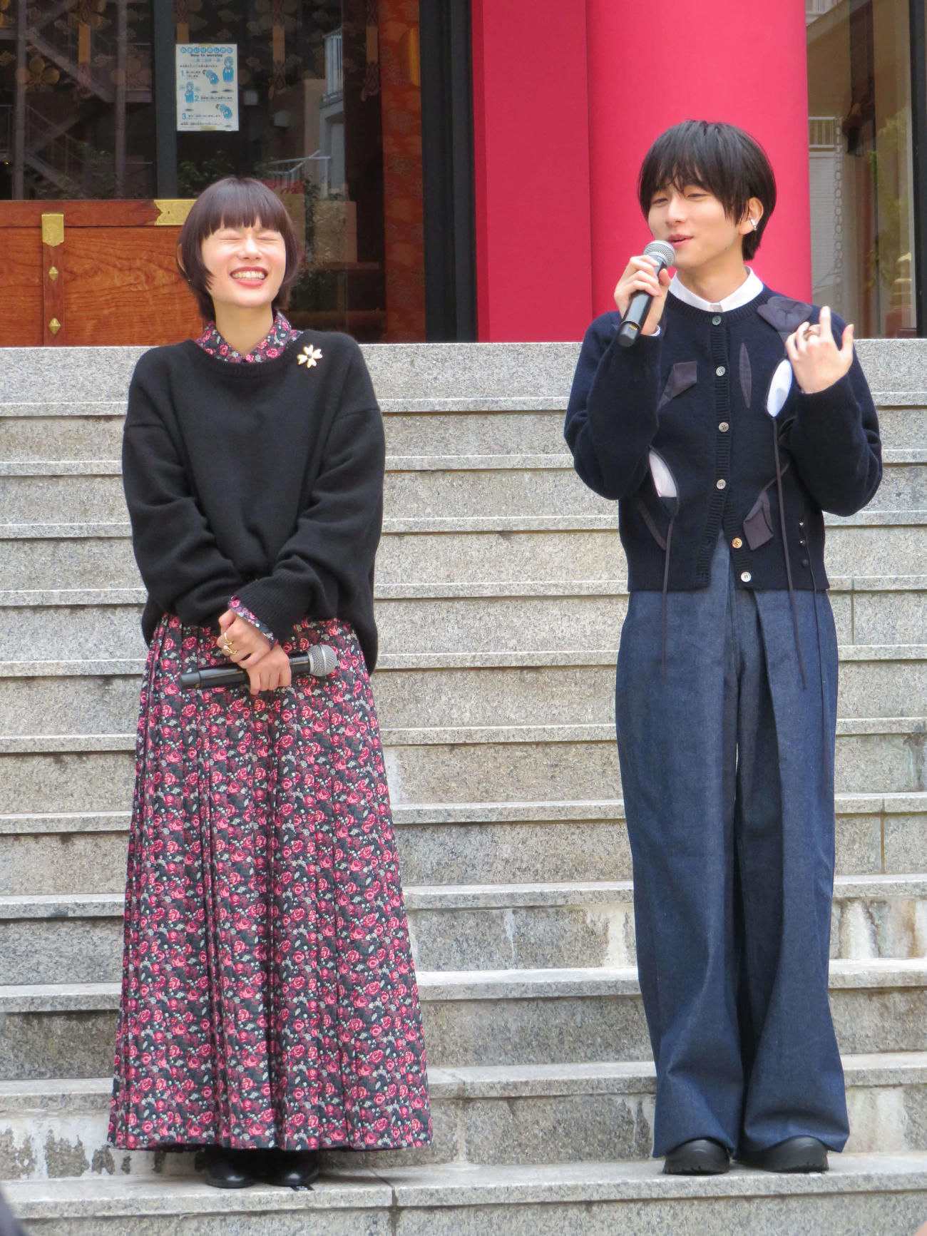 映画「ミーツ・ザ・ワールド」大ヒット祈願イベントに出席した杉咲花と板垣李光人（撮影・村上幸将）
