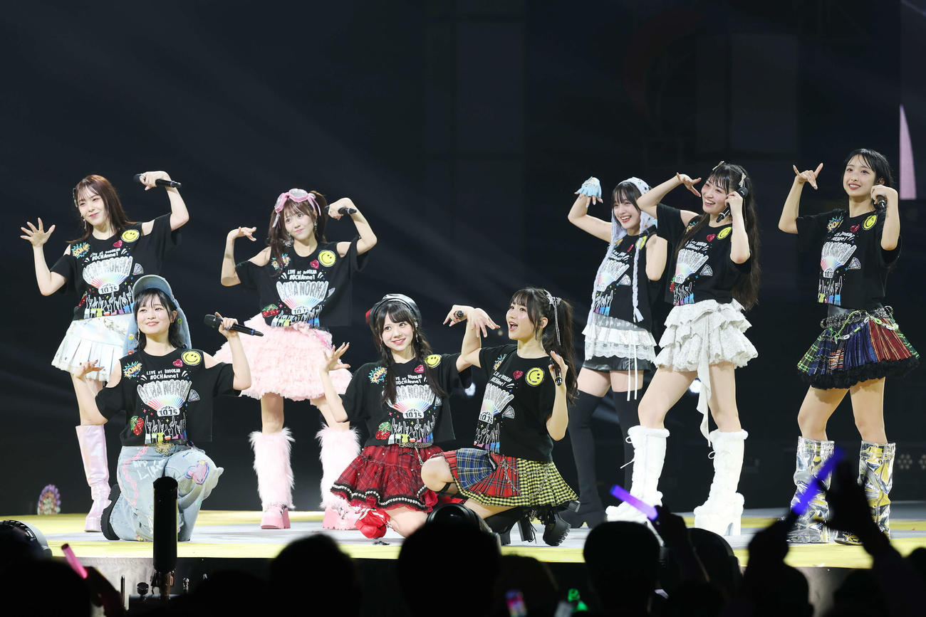 「OCHA NORMA 2025 LIVE at BUDOKAN　～＃OCHAnnel～」でパフォーマンスするOCHA NORMA（撮影・宮地輝）