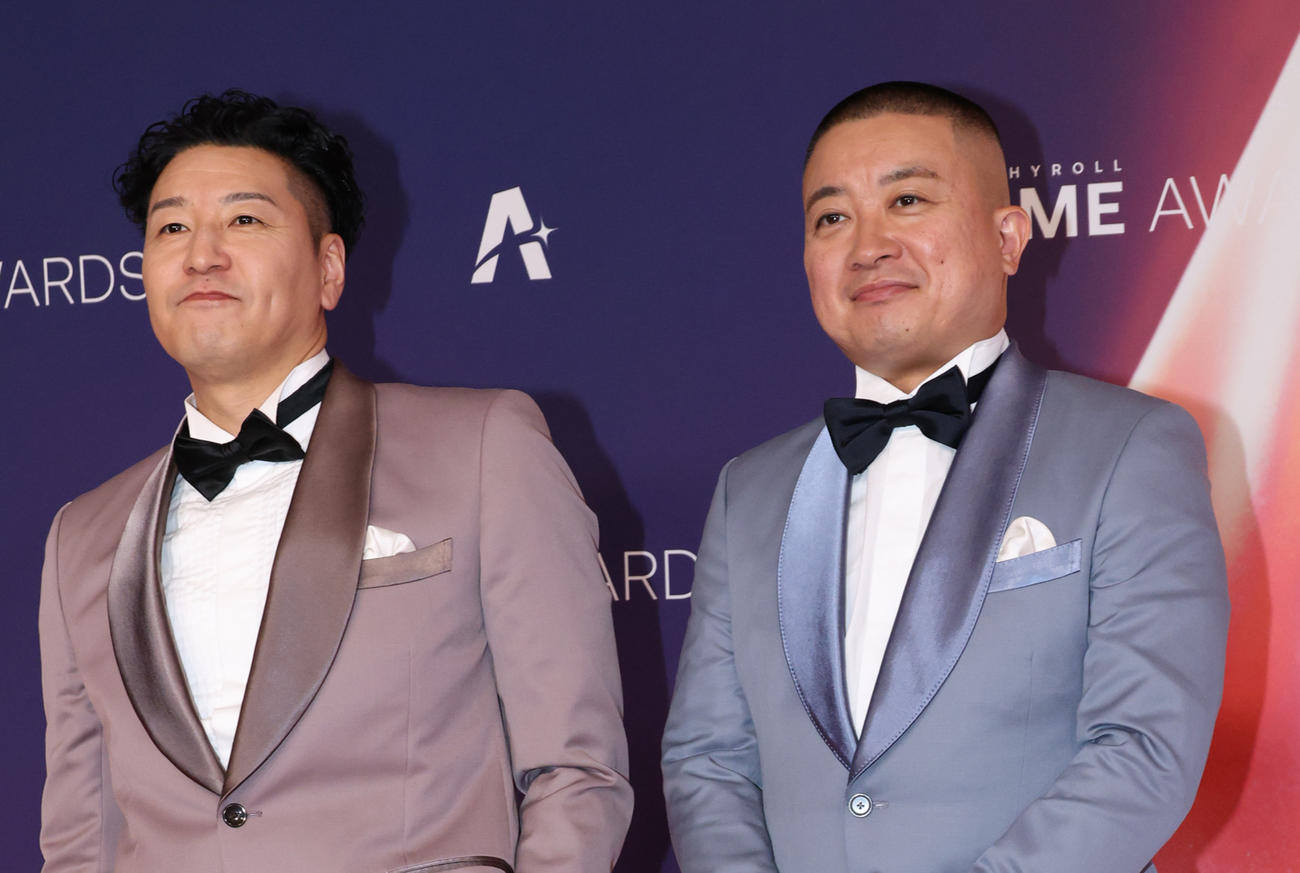 チョコレートプラネットの長田庄平（左）と松尾駿（2025年5月撮影）