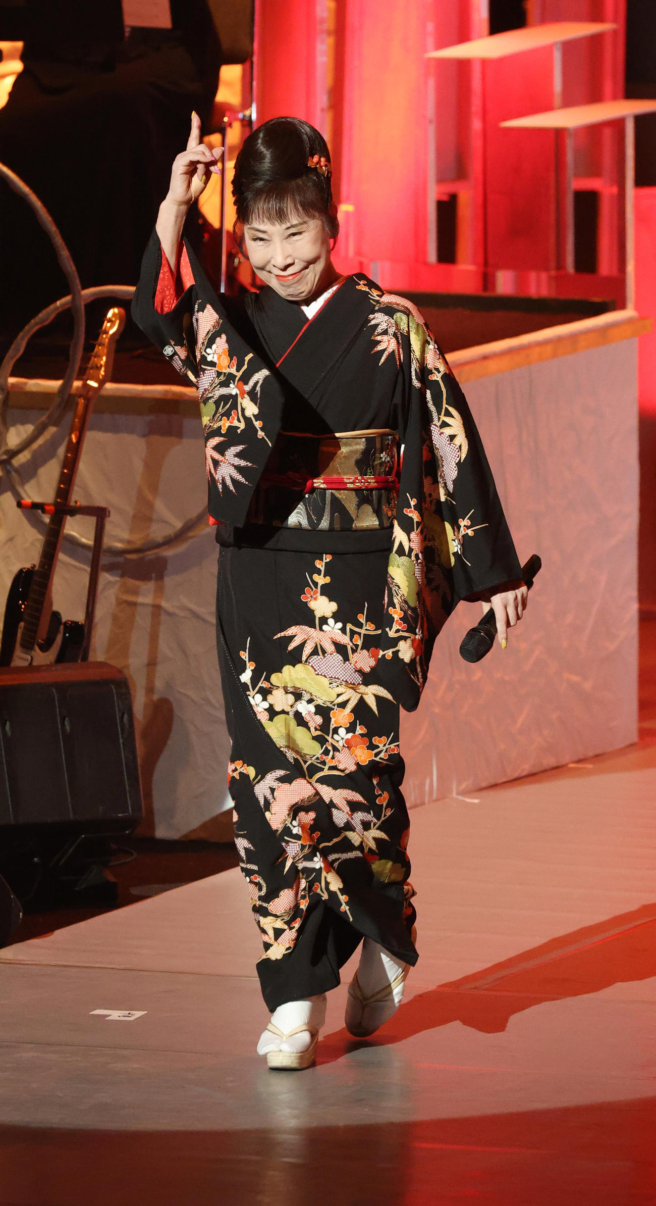 第52回歌謡祭で熱唱する原田悠里（撮影・中島郁夫）