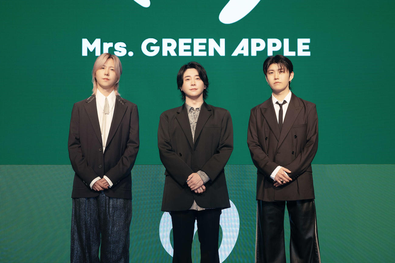 Mrs．　GREEN APPLE（左から）藤澤涼架、大森元貴、若井滉斗