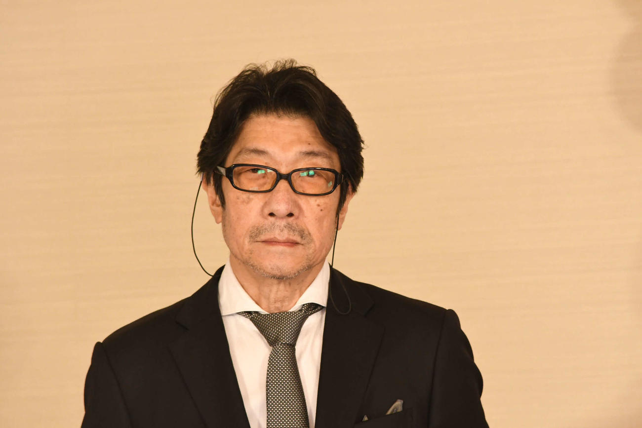 映画「てっぺんの向こうにあなたがいる」の取材会に出席した阪本順治監督（撮影・阪口孝志）
