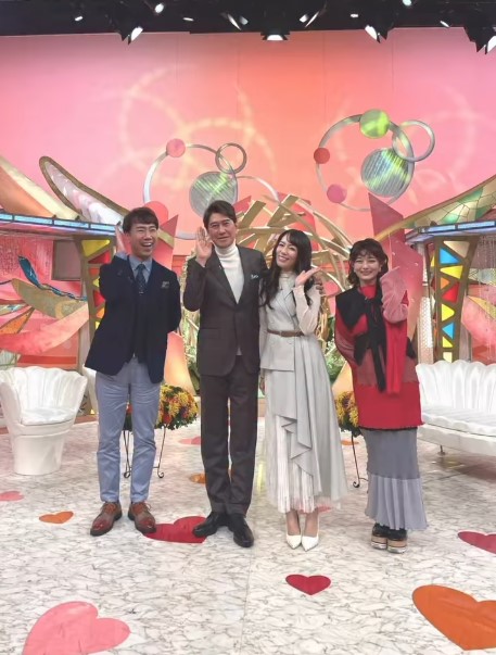 「新婚さん」に出演した川崎麻世と妻の花音さん（川崎麻世のインスタグラムから）