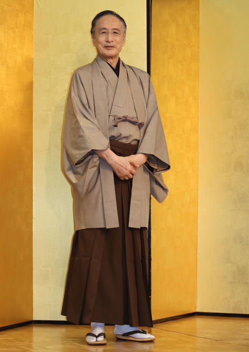 歌舞伎俳優の片岡仁左衛門に文化勲章「幸せだなというのが実感」低迷