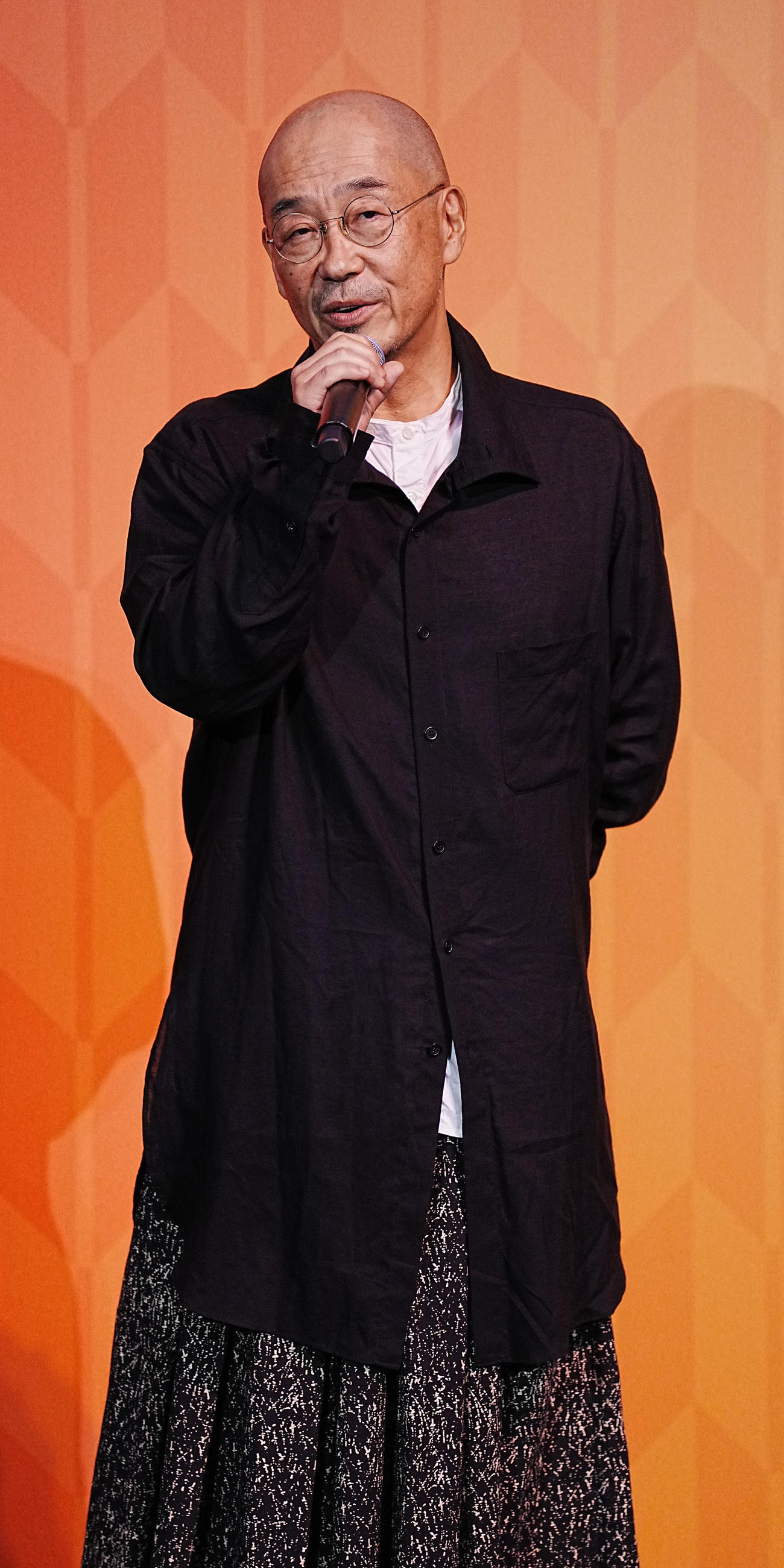 映画「おーい、応為」初日舞台あいさつに臨む大森立嗣監督（撮影・小沢裕）