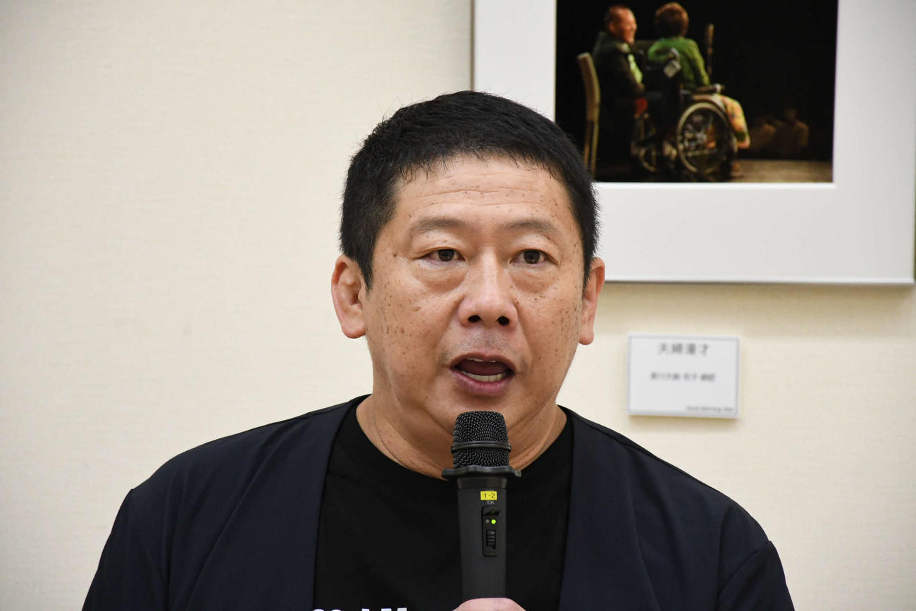 初の写真展を開催するぼんちきよし（撮影・阪口孝志）