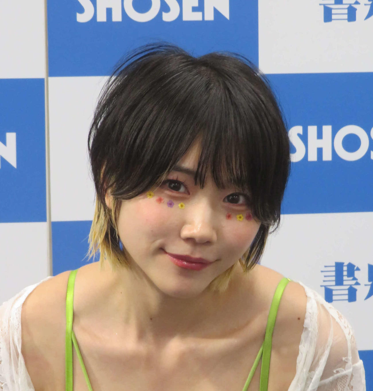 2026カレンダー発売記念イベントに出席した仁藤りさ（撮影・川田和博）
