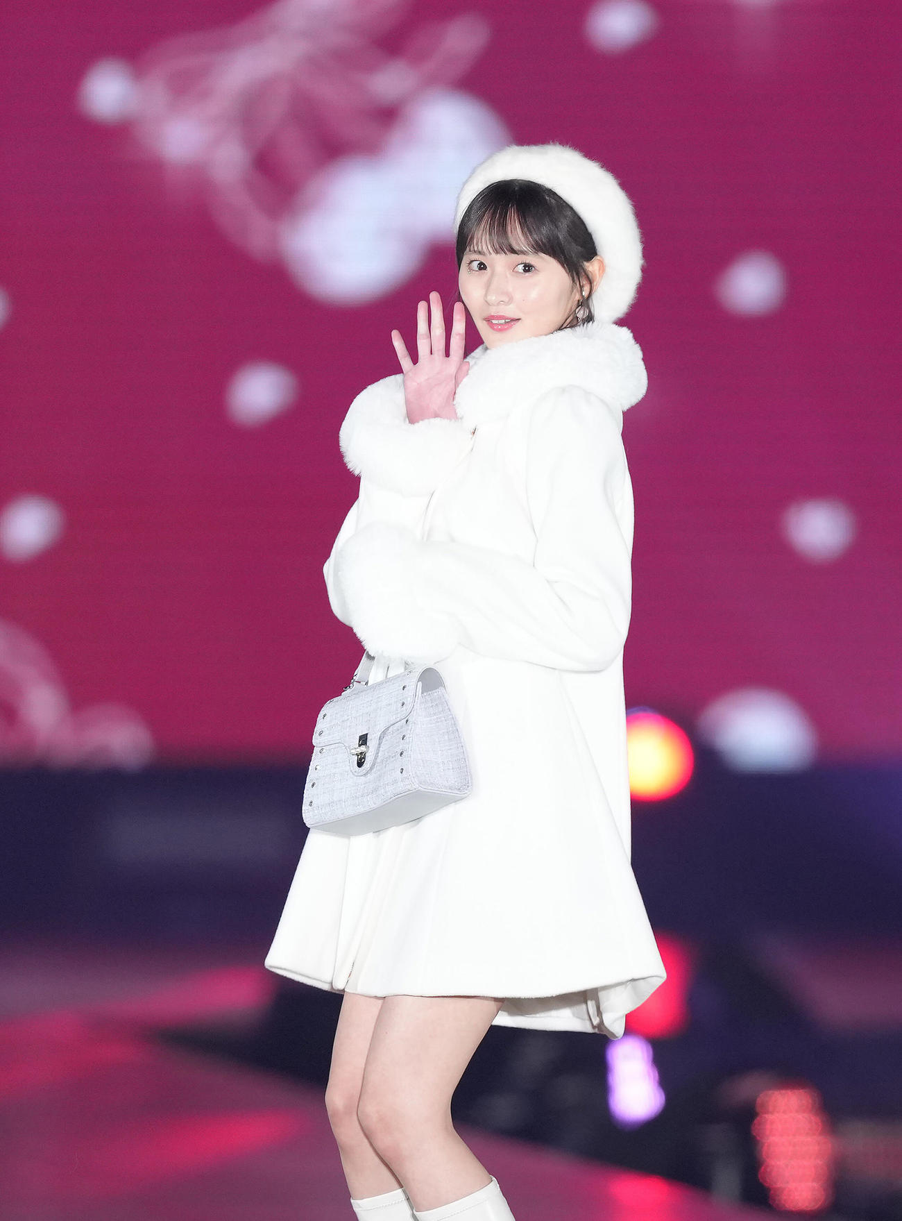 ランウエーでポーズを決める乃木坂46遠藤さくら（撮影・足立雅史）