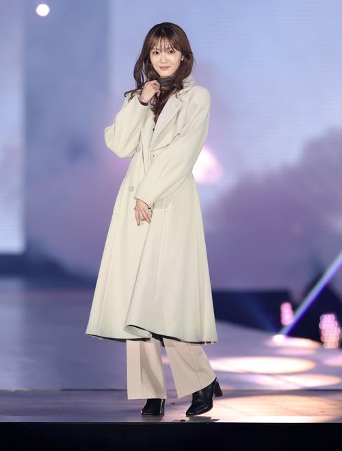 ランウエーを歩く櫻坂46田村保乃（撮影・河田真司）