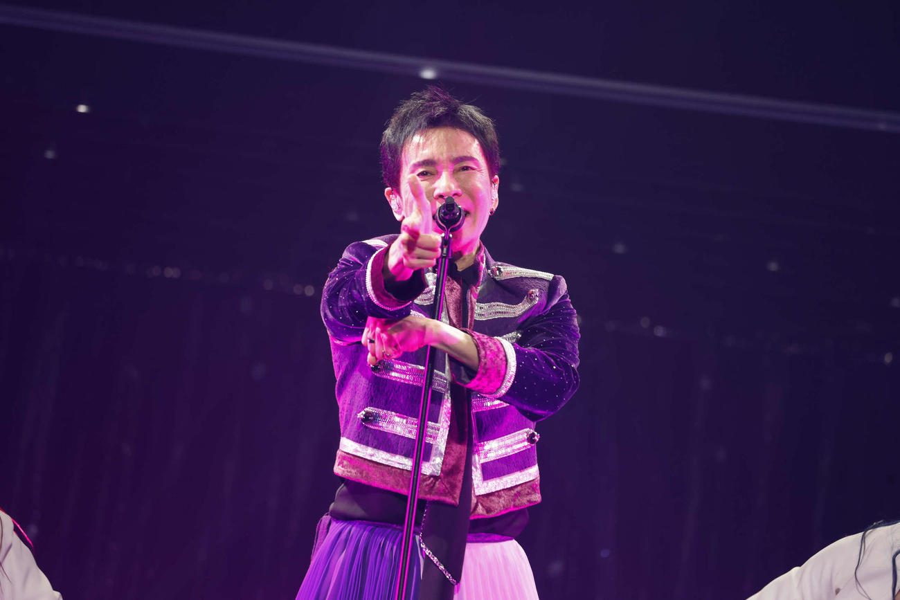 日本武道館で70歳記念メモリアルコンサートを行った郷ひろみ　撮影：河村美貴（田中聖太郎写真事務所）