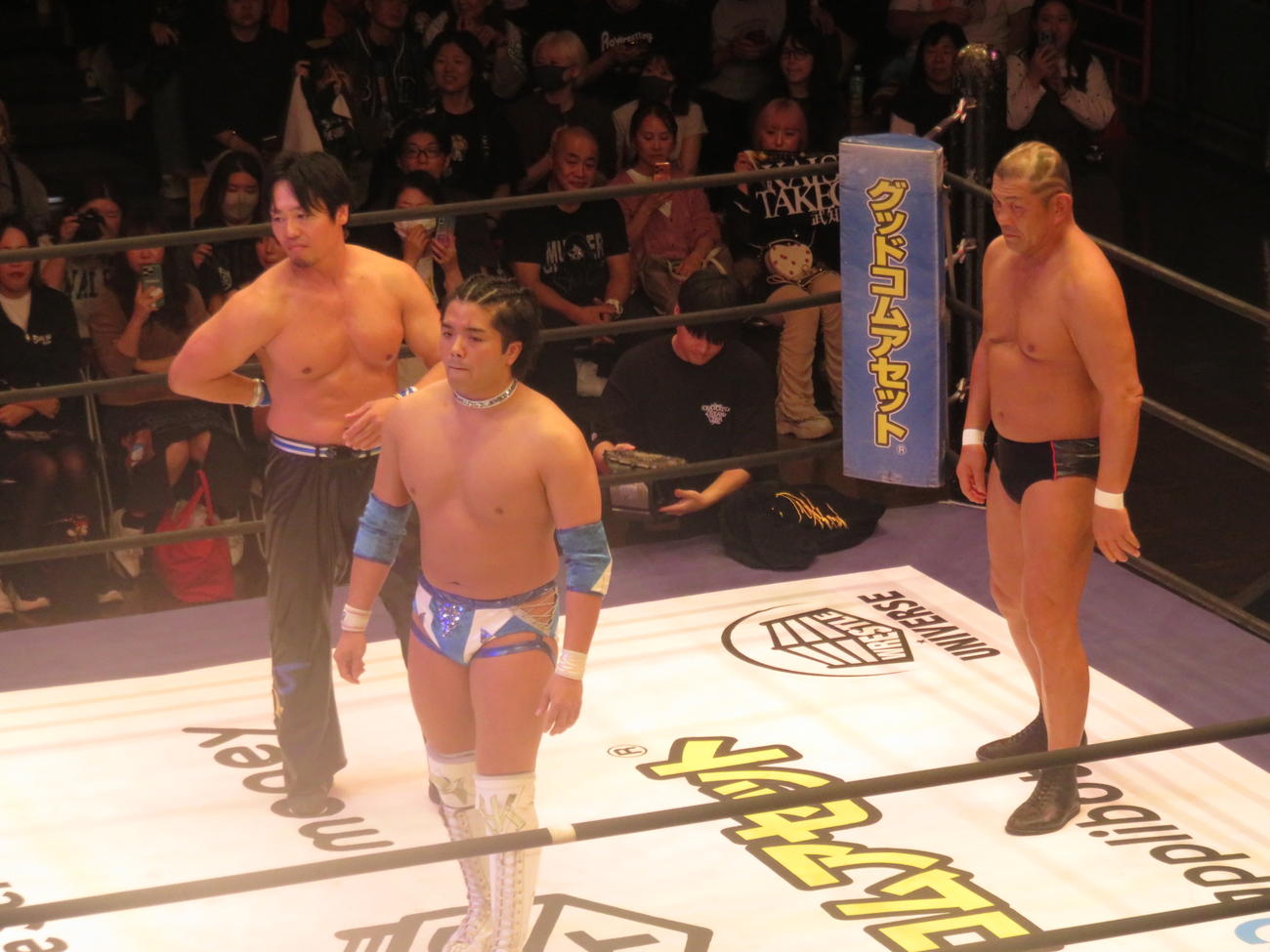 KO－D6人タッグ選手権挑戦者組。左からHARASHIMA、高鹿佑也、鈴木みのる