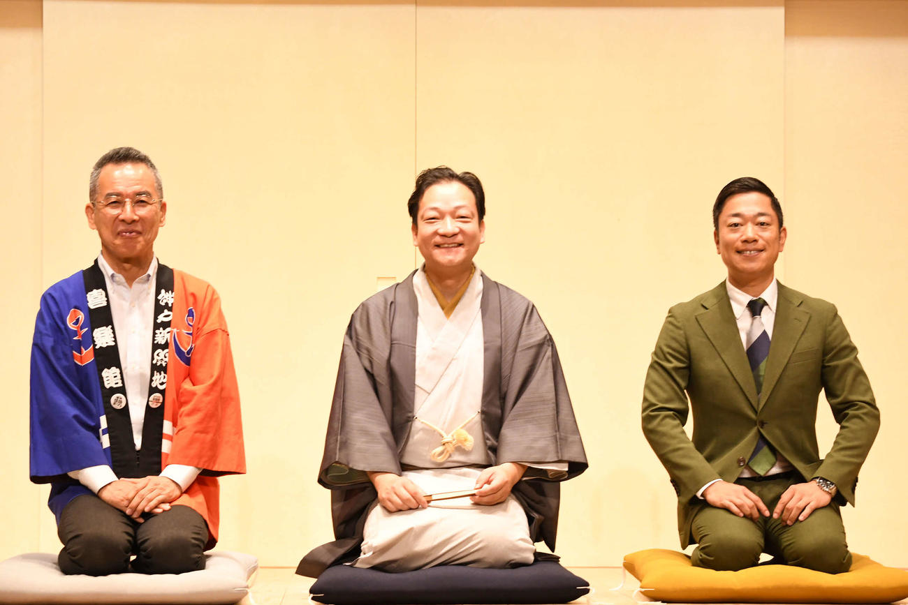 「プロ野球応援ウィーク答え合わせ編」の取材会に出席した（左から）伊藤史隆支配人、桂佐ん吉、橋本航介サンテレビアナウンサー（撮影・阪口孝志）