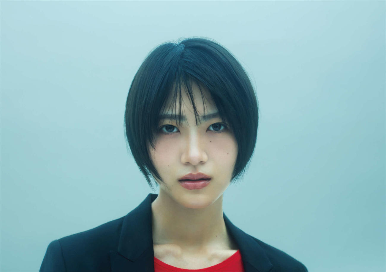 若月佑美2026年カレンダーのカバーフォト（C）2025 Zest，Inc．