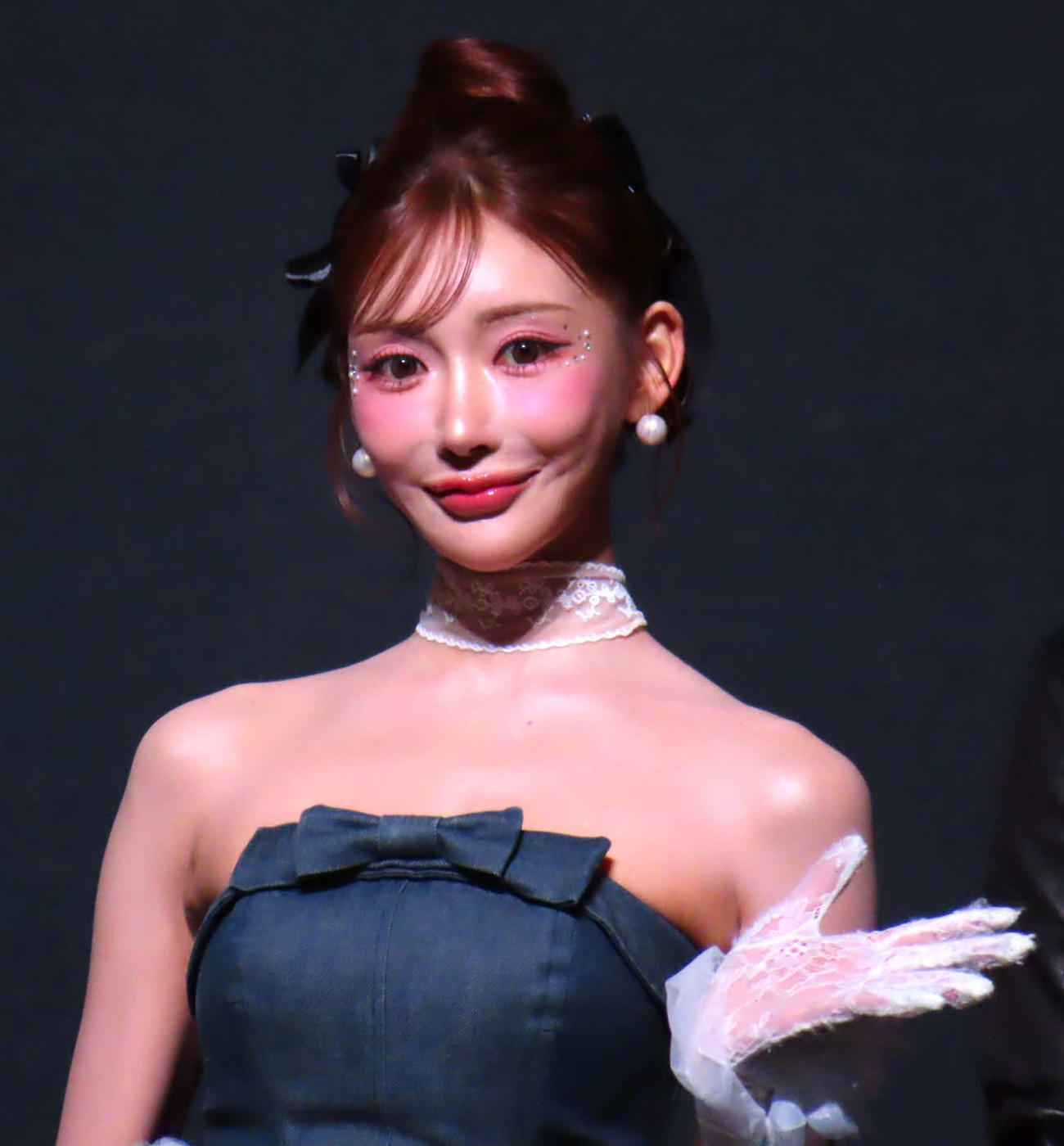 「b－ex 50th Anniversary SPECIAL EVENT」に出席した明日花キララ