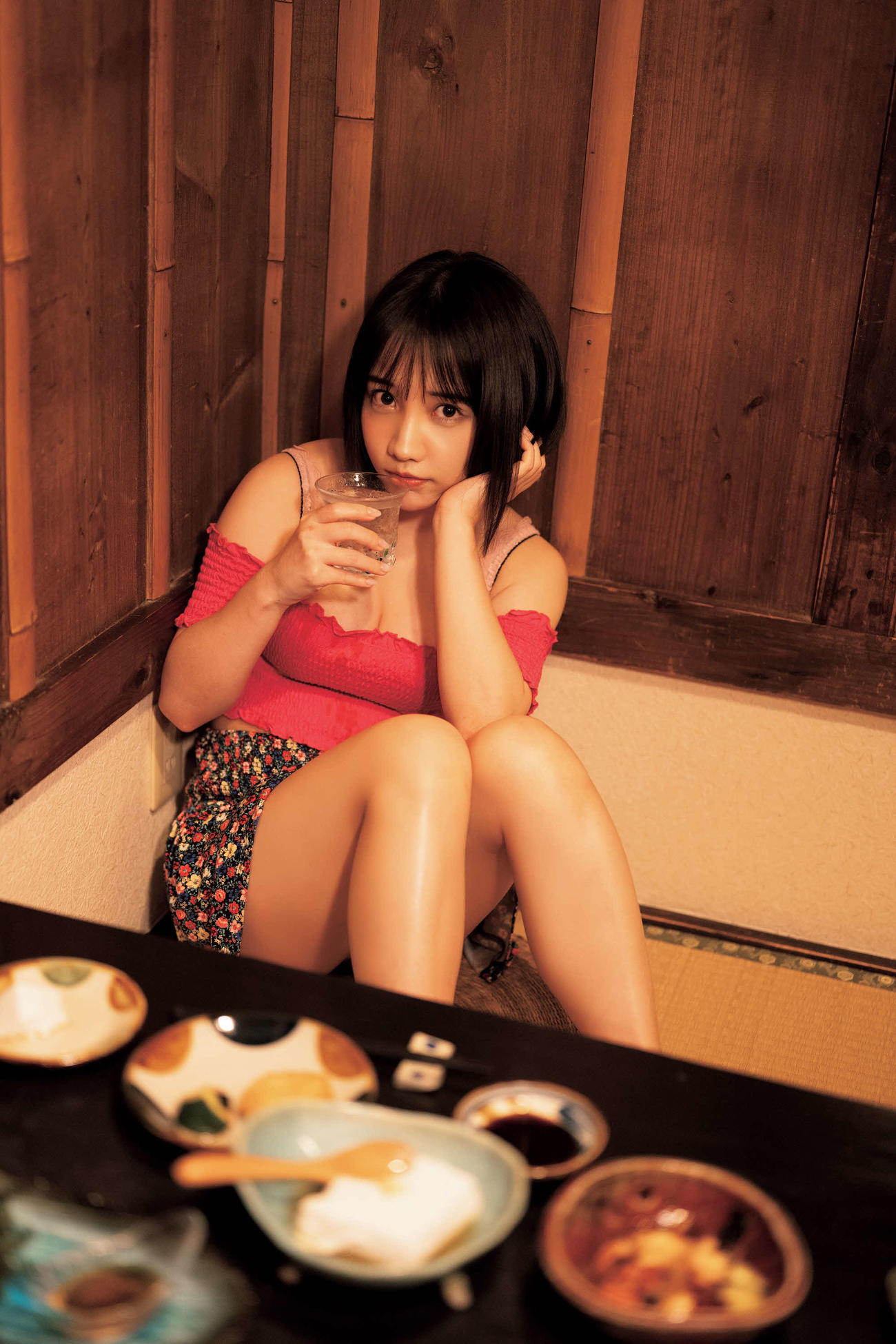 アイドルグループ「INUWASI」はのんまゆ初写真集「Darling」から公開されたカット　(C)扶桑社／武田敏将氏撮影