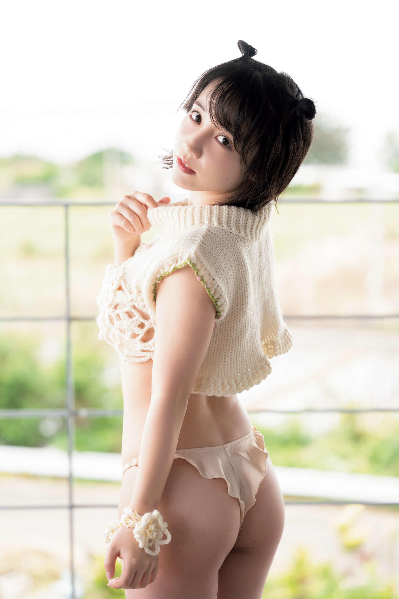 アイドルグループ「INUWASI」はのんまゆ初写真集「Darling」から公開されたカット　(C)扶桑社／武田敏将氏撮影