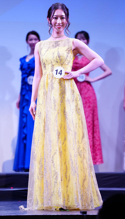 「ミス・ワールド・ジャパン2025」ポーズを取る田中利奈さん(撮影・鈴木みどり)
