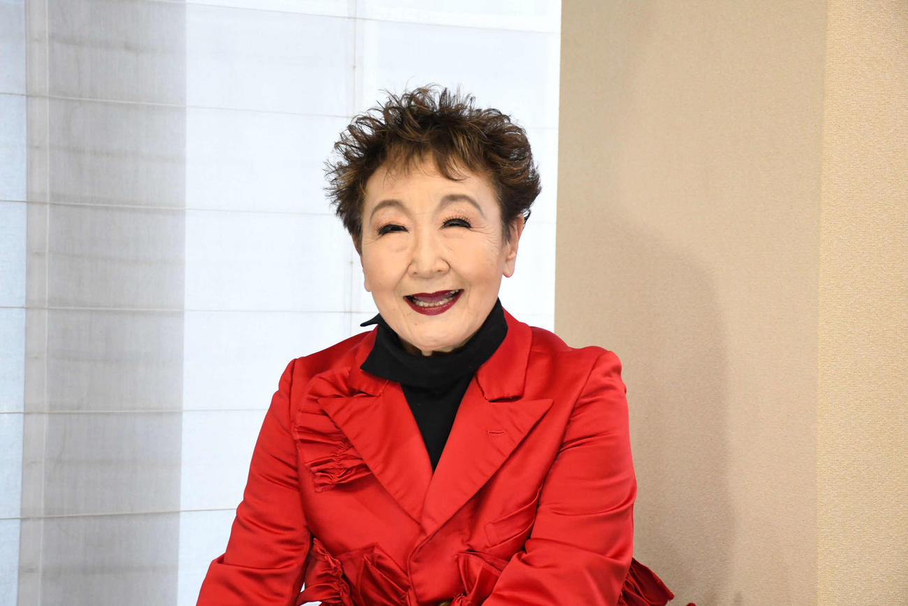 恒例「ほろ酔いコンサート」を開催する加藤登紀子（撮影・阪口孝志）