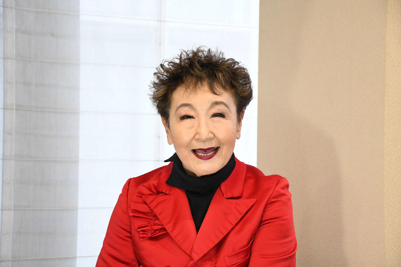 恒例「ほろ酔いコンサート」を開催する加藤登紀子（撮影・阪口孝志）