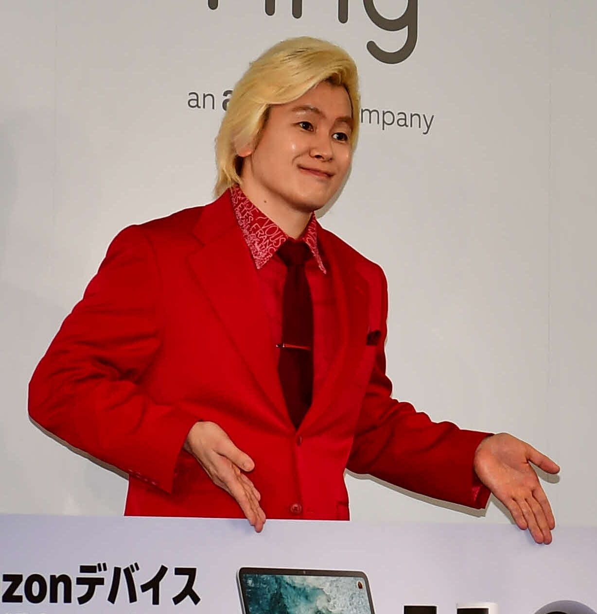 「Amazonデバイス秋の新製品発表会」に出席したメイプル超合金のカズレーザー（撮影・松尾幸之介）