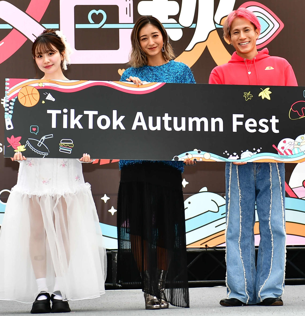 「TikTok Autumn Fest」オープニングイベントに出席した、左からゆうにゃん、池田美優、オムライス兄さん（撮影・松尾幸之介）