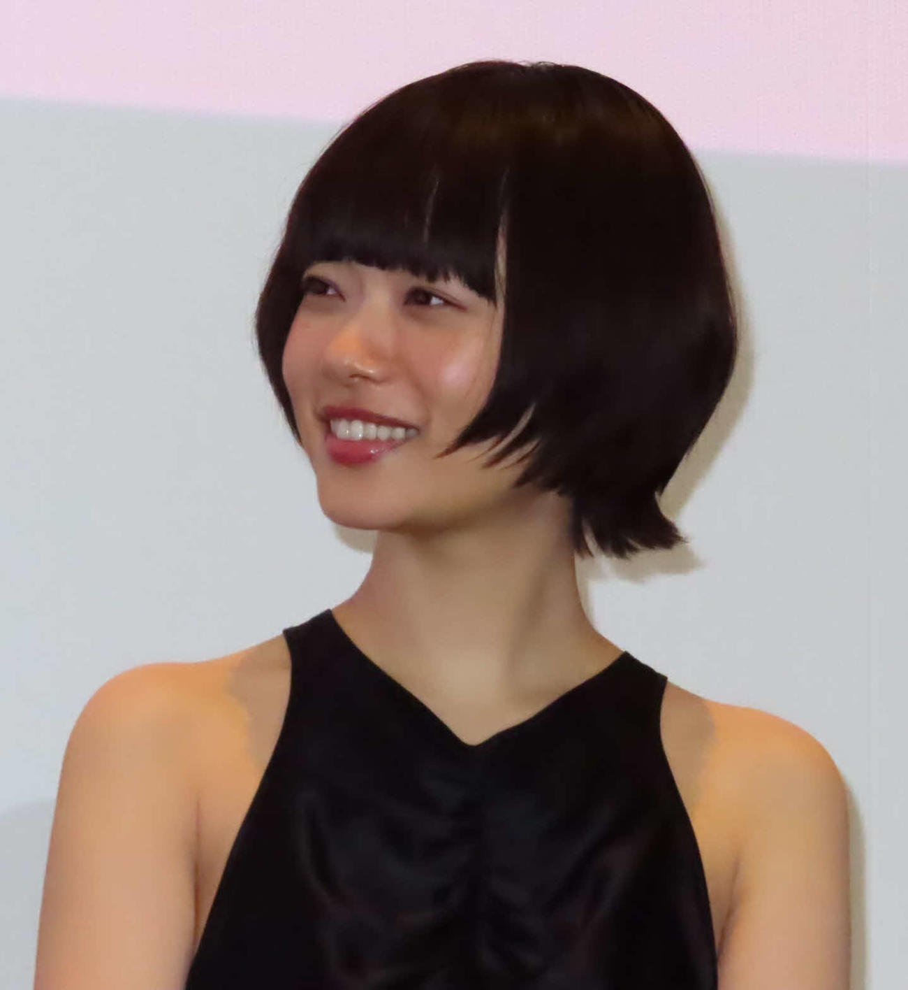 映画「ミーツ・ザ・ワールド」公開記念舞台あいさつに登壇した杉咲花