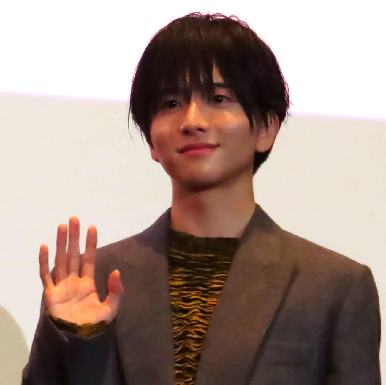 映画「ミーツ・ザ・ワールド」公開記念舞台あいさつに登壇した板垣李光人