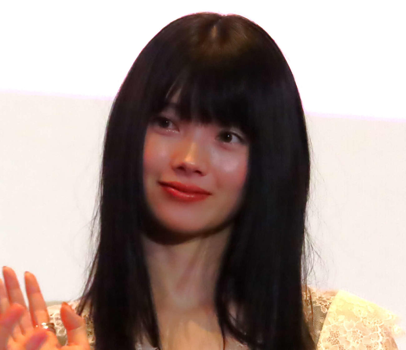 映画「ミーツ・ザ・ワールド」公開記念舞台あいさつに登壇した南琴奈