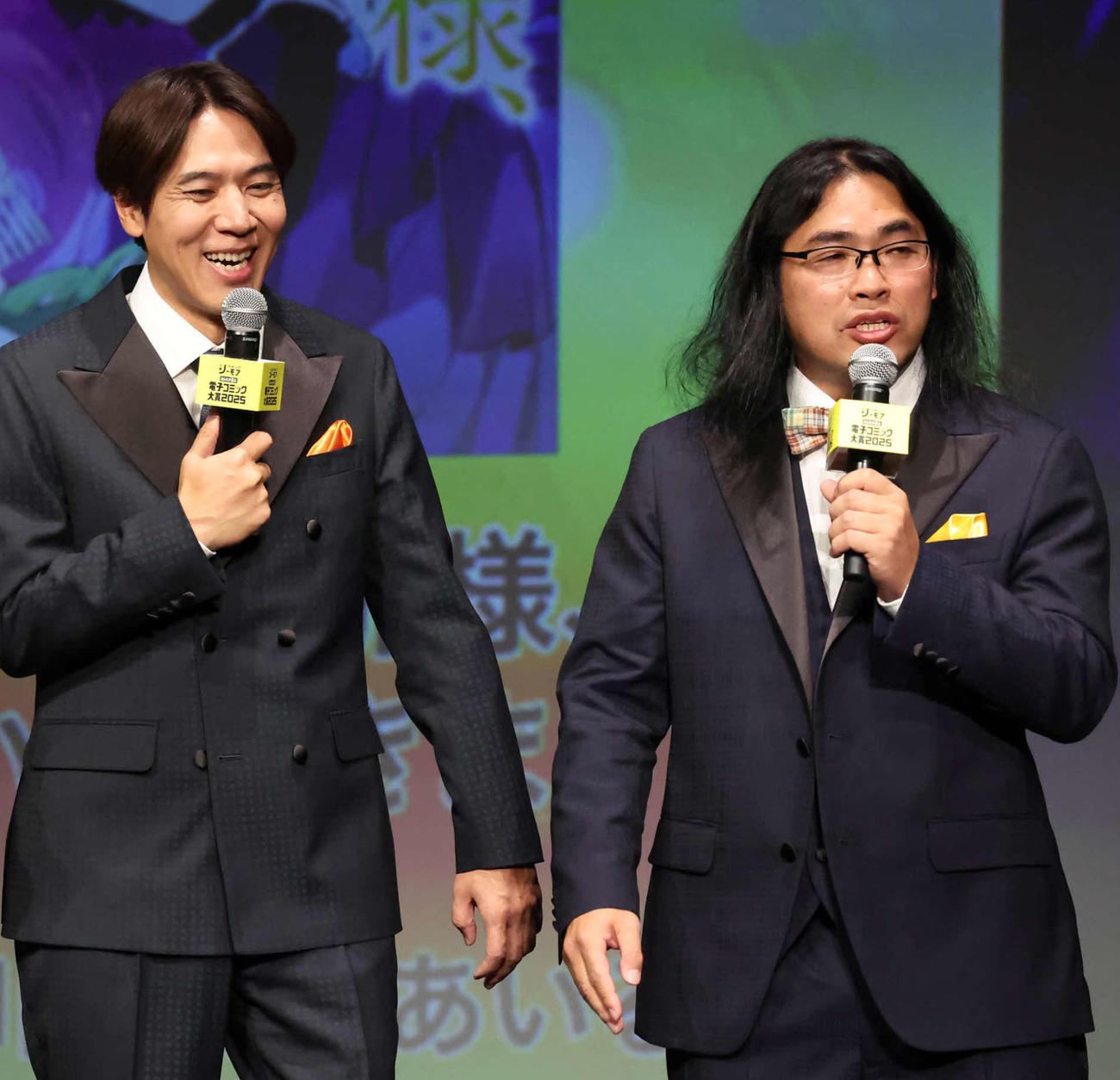 ロッチのコカドケンタロウ（左）と中岡創一（25年１月）