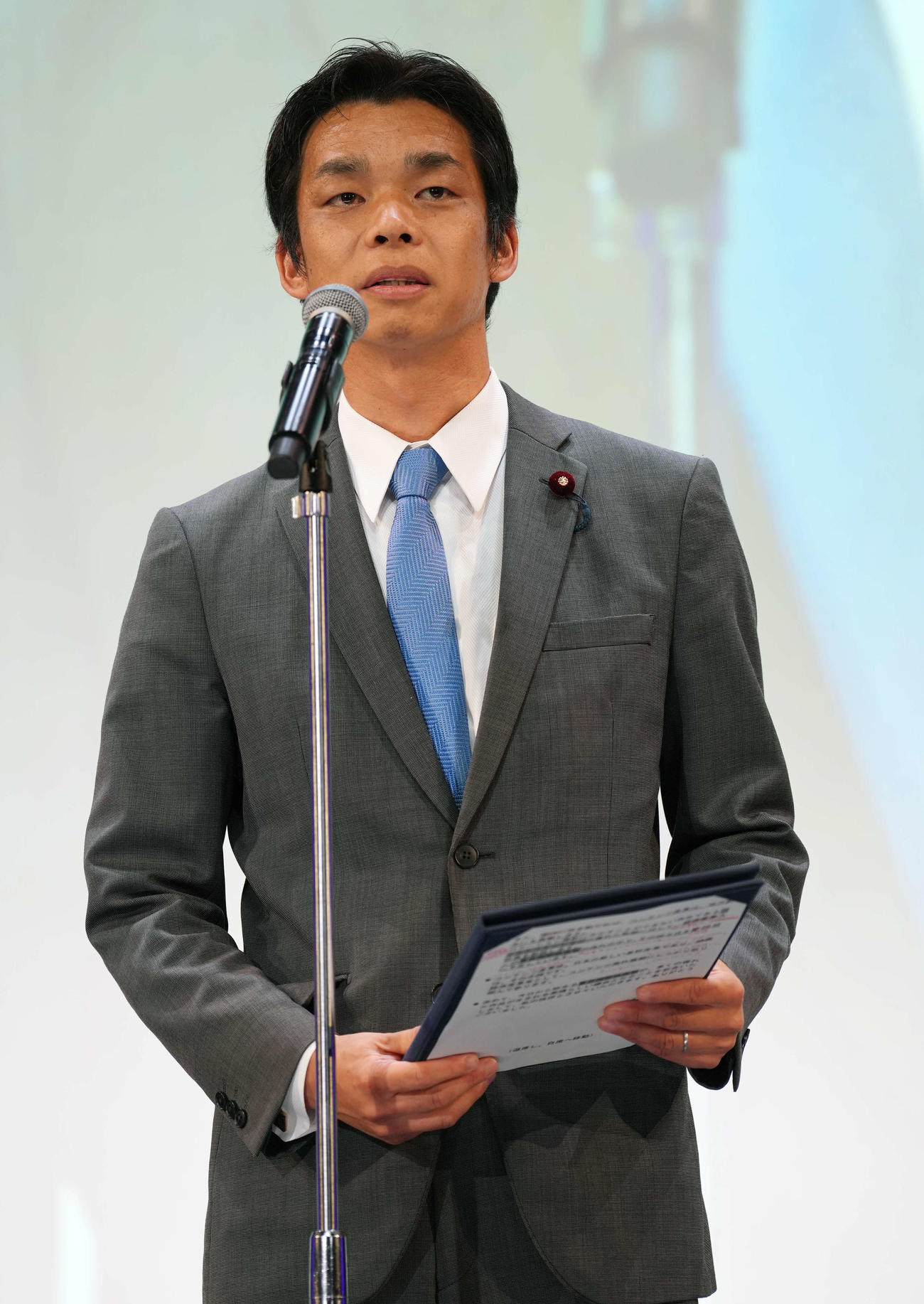 オープニングセレモニーで登壇する井野俊郎経済産業副大臣（撮影・小島史椰）
