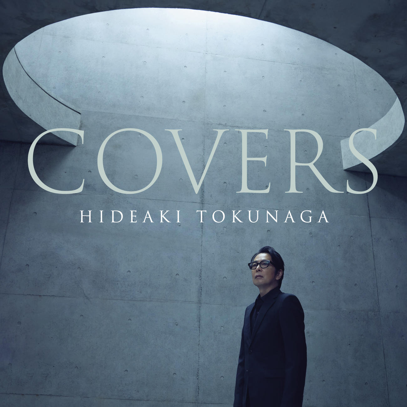 徳永英明の11年ぶりとなるアルバム「COVERS」通常盤ジャケット写真