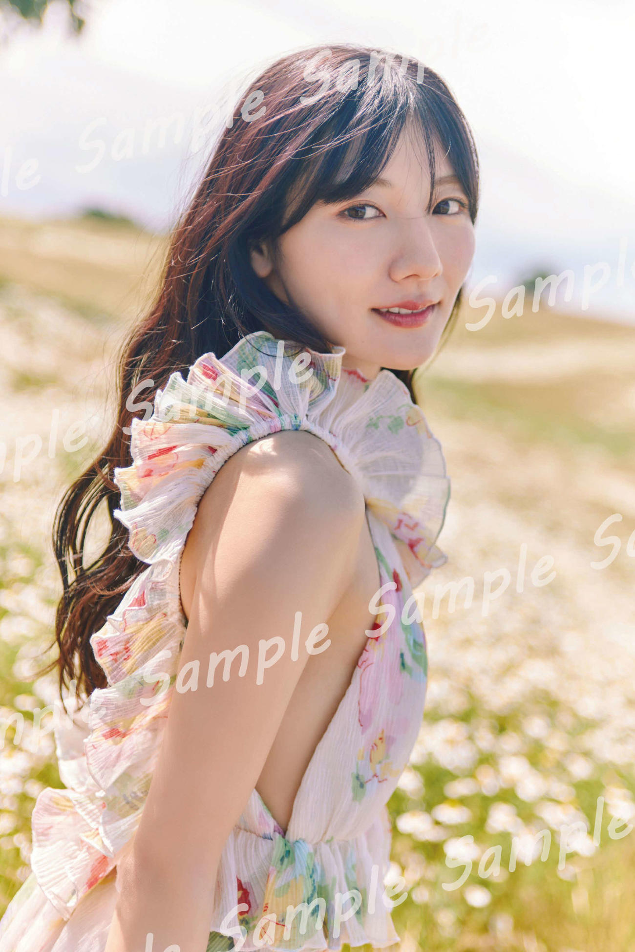 河田陽菜セカンド写真集「テイクオフ」の特典ポストカード（外部提供）