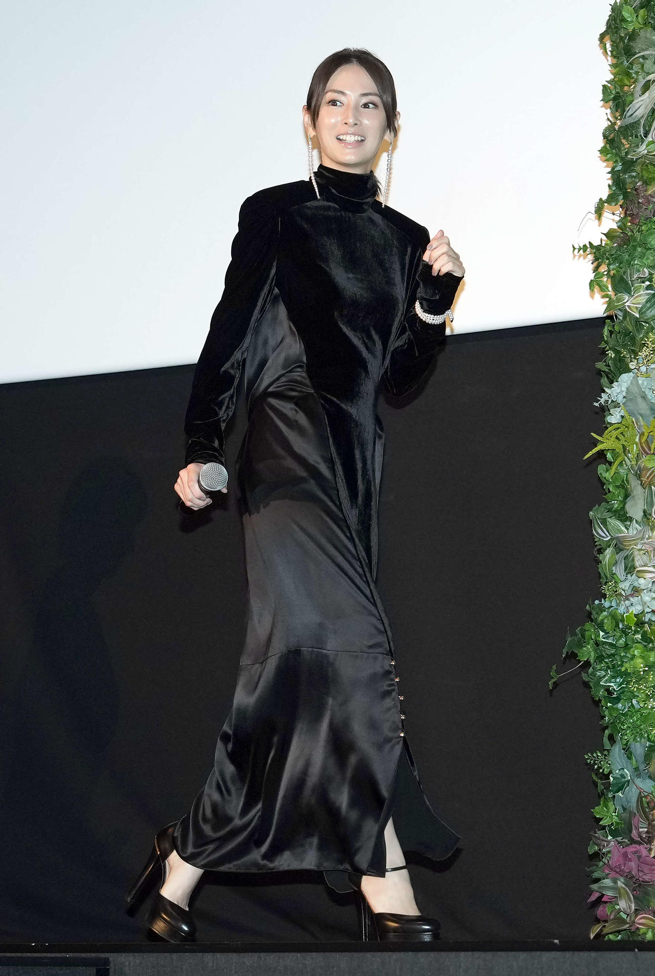 黒のドレス姿完成披露試写会に登壇した北川景子（撮影・たえ見朱実）