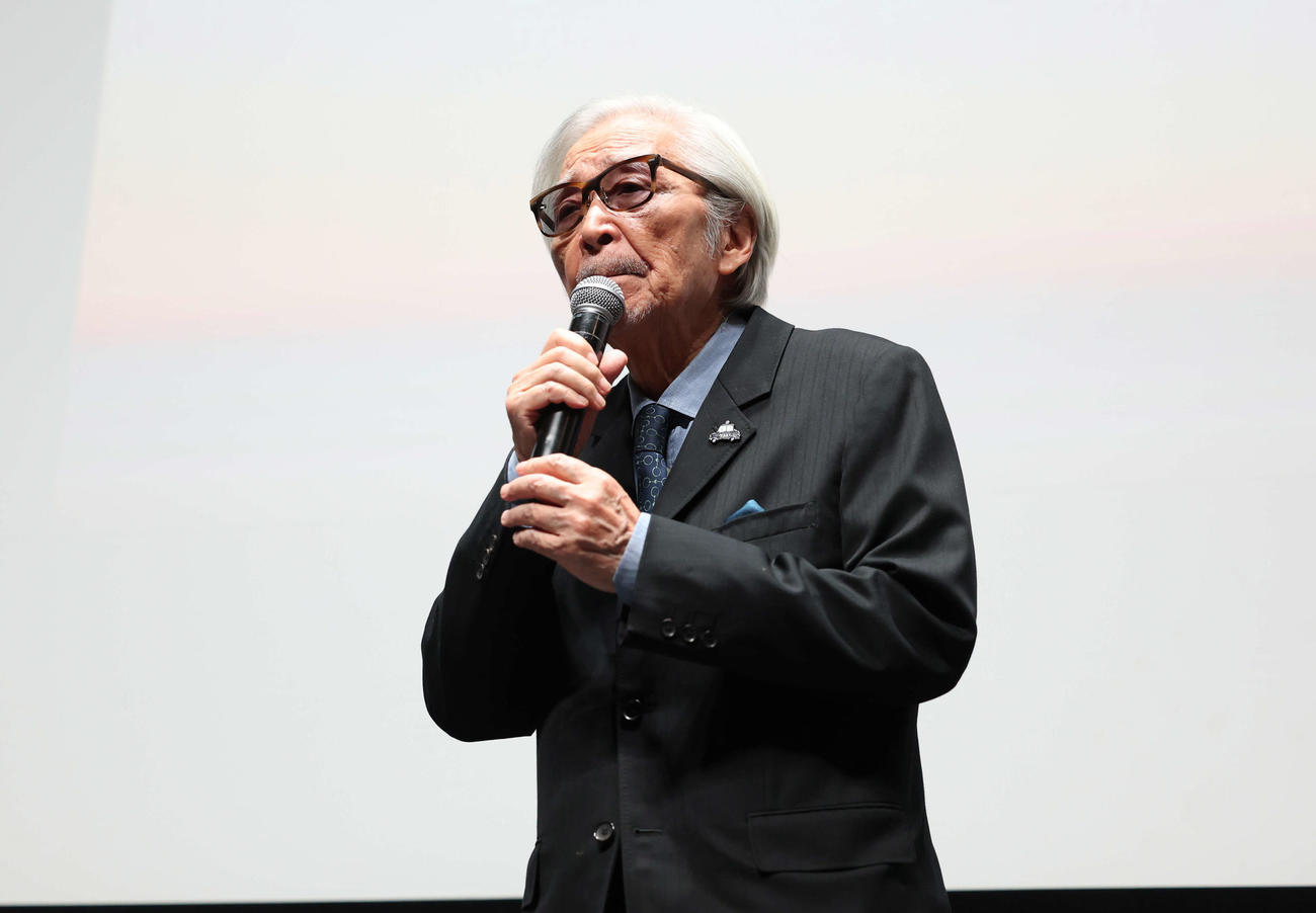 ＜センターピース上映＞で笑話をする山田洋次監督（撮影・増田悦実）