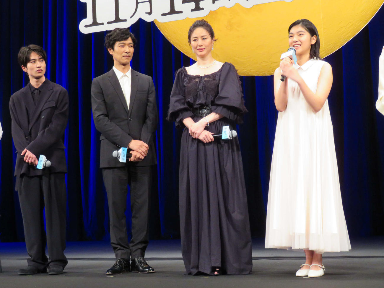 映画「平場の月」完成披露試写会に登壇した、左から坂元愛登、堺雅人、井川遥、一色香澄（撮影・村上幸将）