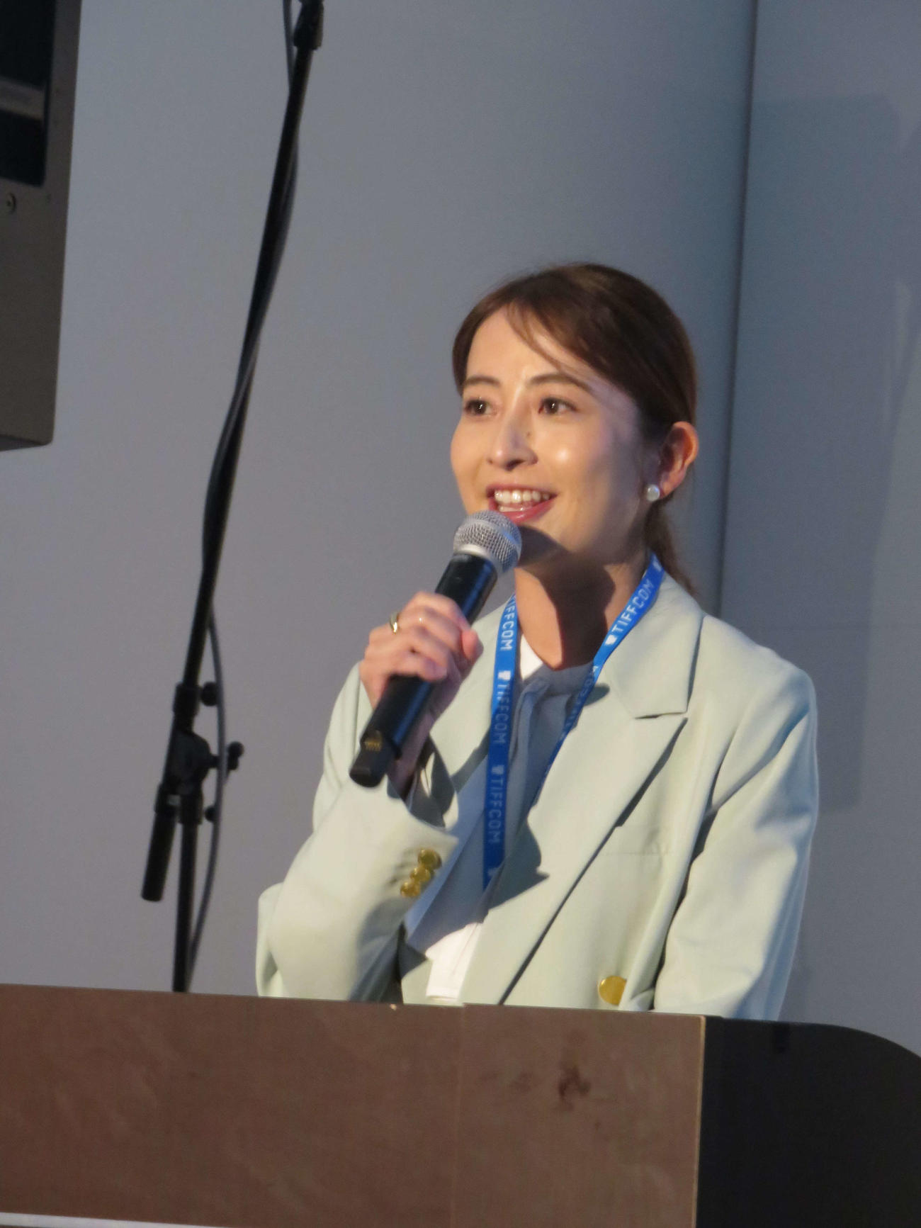TIFFCOM2025 TBSセミナー「Inspiring Global Love for Japan～TBSグローバルビジネスの挑戦と未来～」で進行を務めたTBS日比麻音子アナウンサー