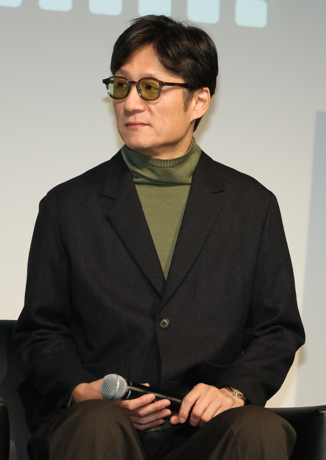 東京国際映画祭で山田洋次監督と対談する李相日監督（撮影・中島郁夫）