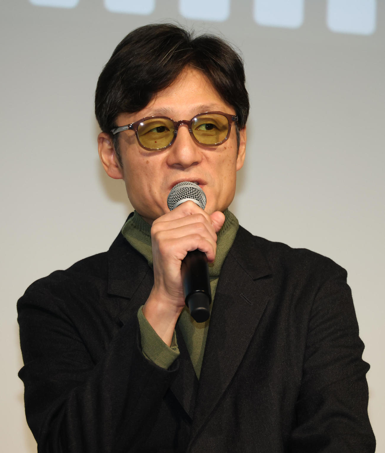 東京国際映画祭で山田洋次監督と対談する李相日監督（撮影・中島郁夫）
