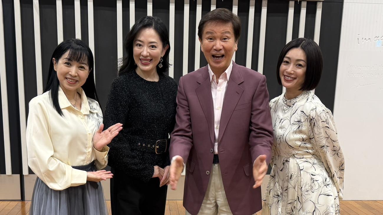 収録に参加した、左から西村知美、大竹一重、森田健作、酒井法子