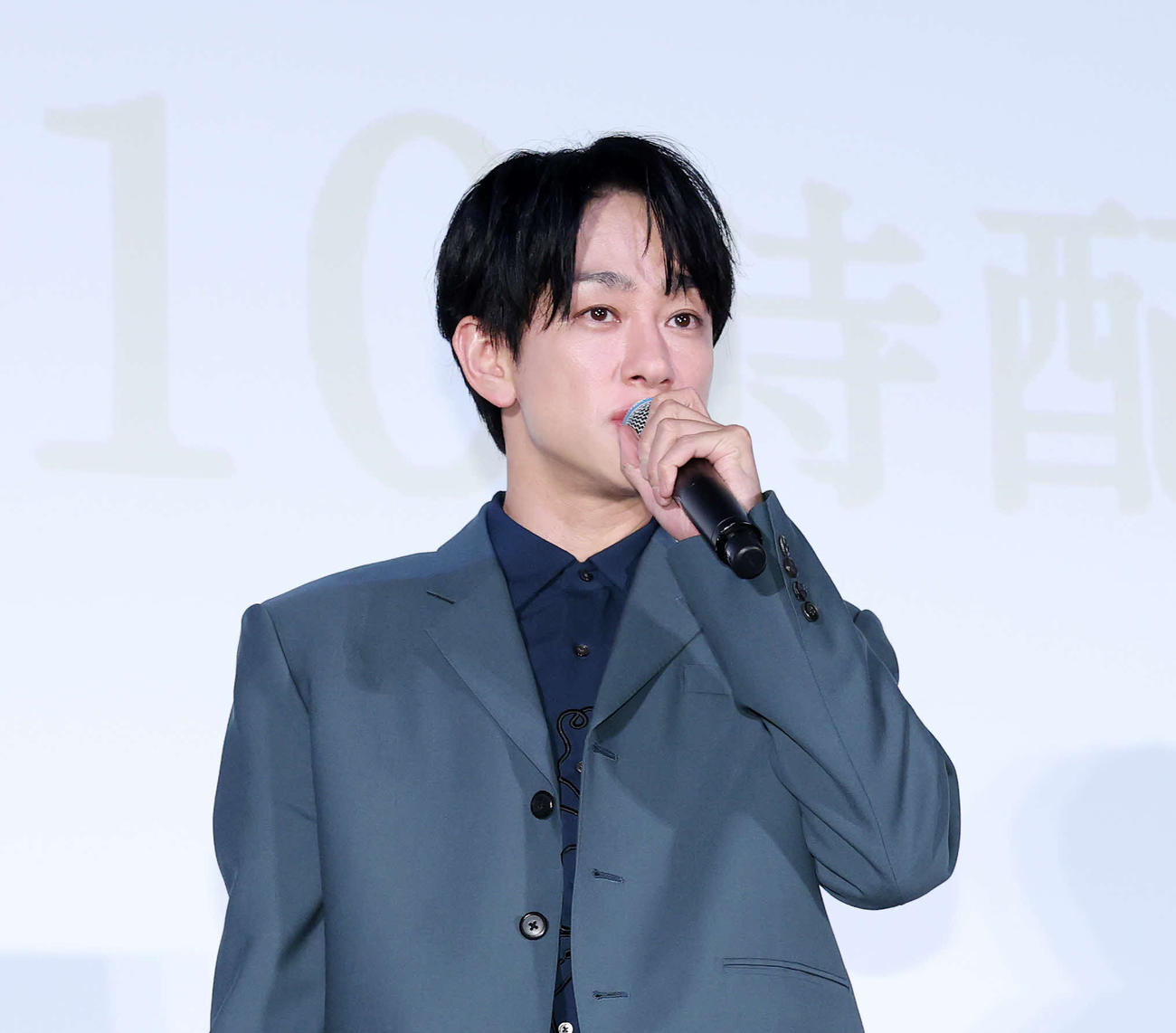 舞台あいさつに臨む横山裕（撮影・鈴木正人）