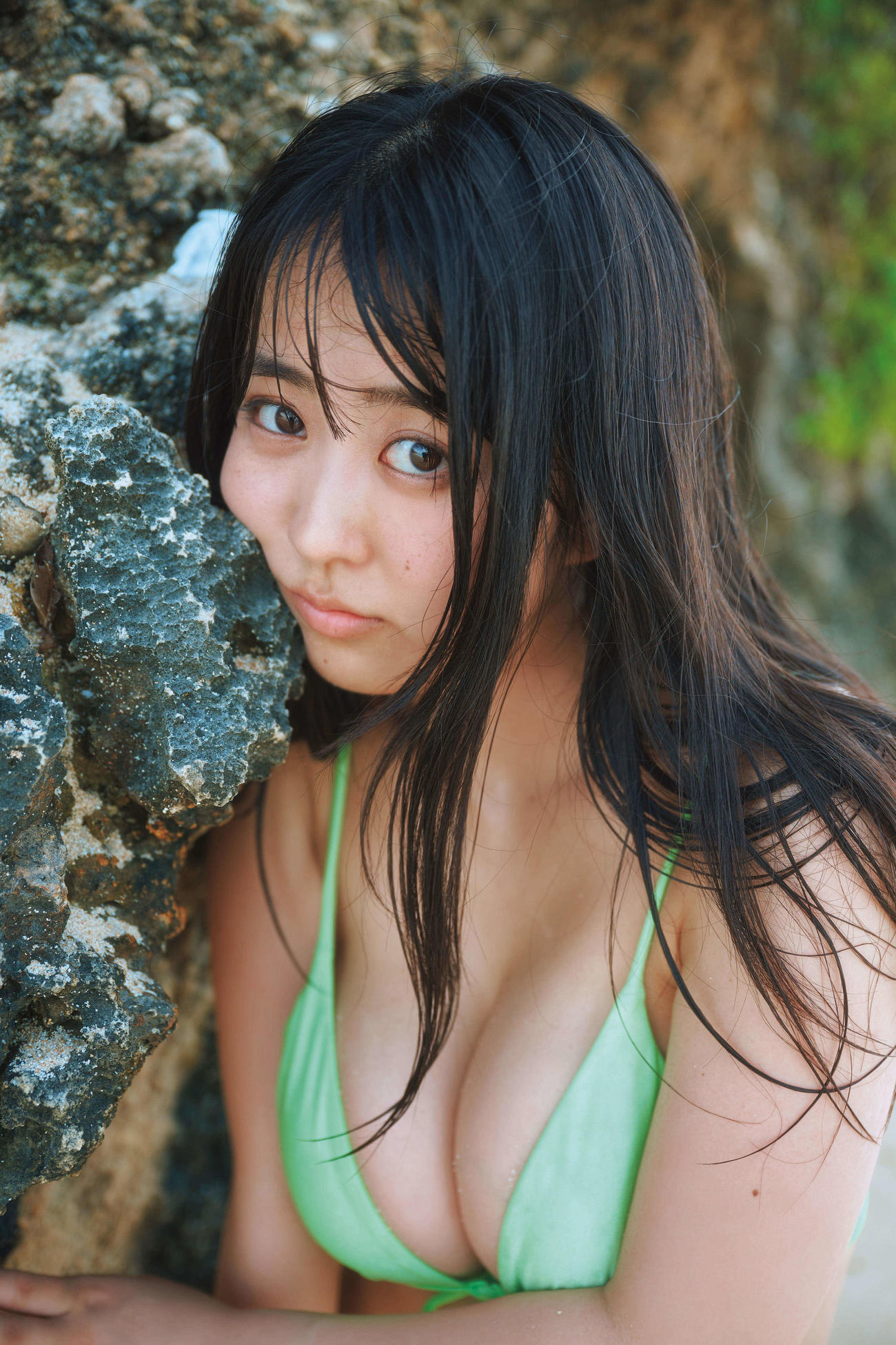 福井梨莉華1st写真集「あいの道しるべ」収録カット