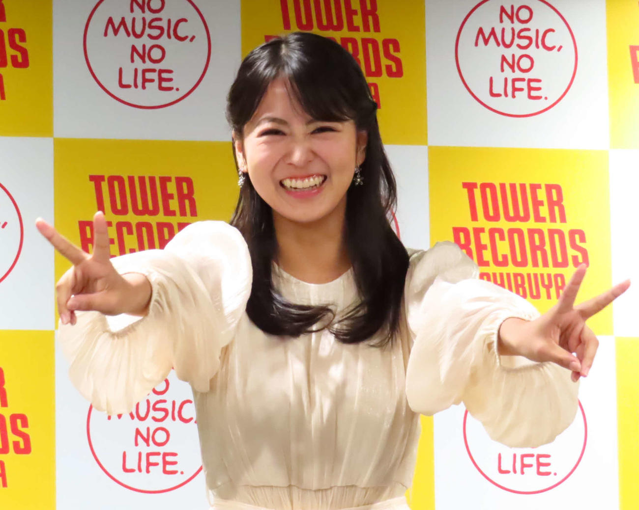 写真集「あいの道しるべ」発売記念会見に出席した福井梨莉華